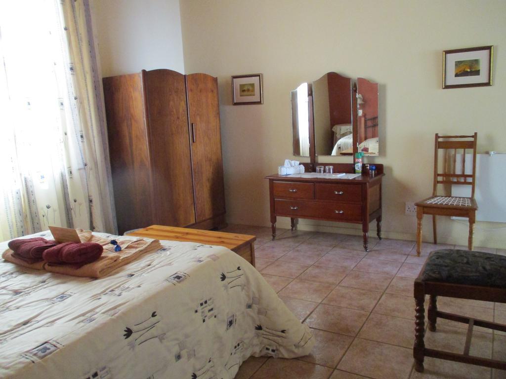 Van Rhyn Guest House Vanrhynsdorp Exterior foto