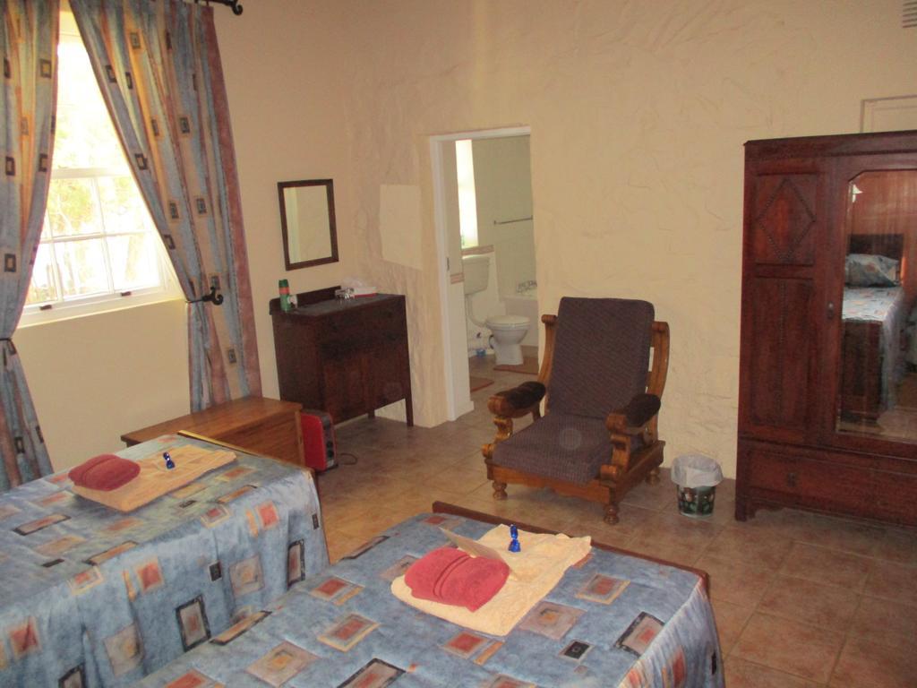 Van Rhyn Guest House Vanrhynsdorp Exterior foto
